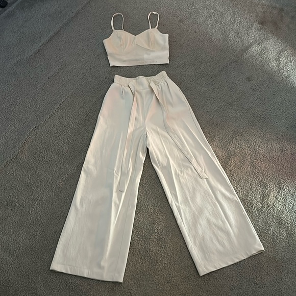SHEIN Pants - 💥 NWOT OUTFIT 💥